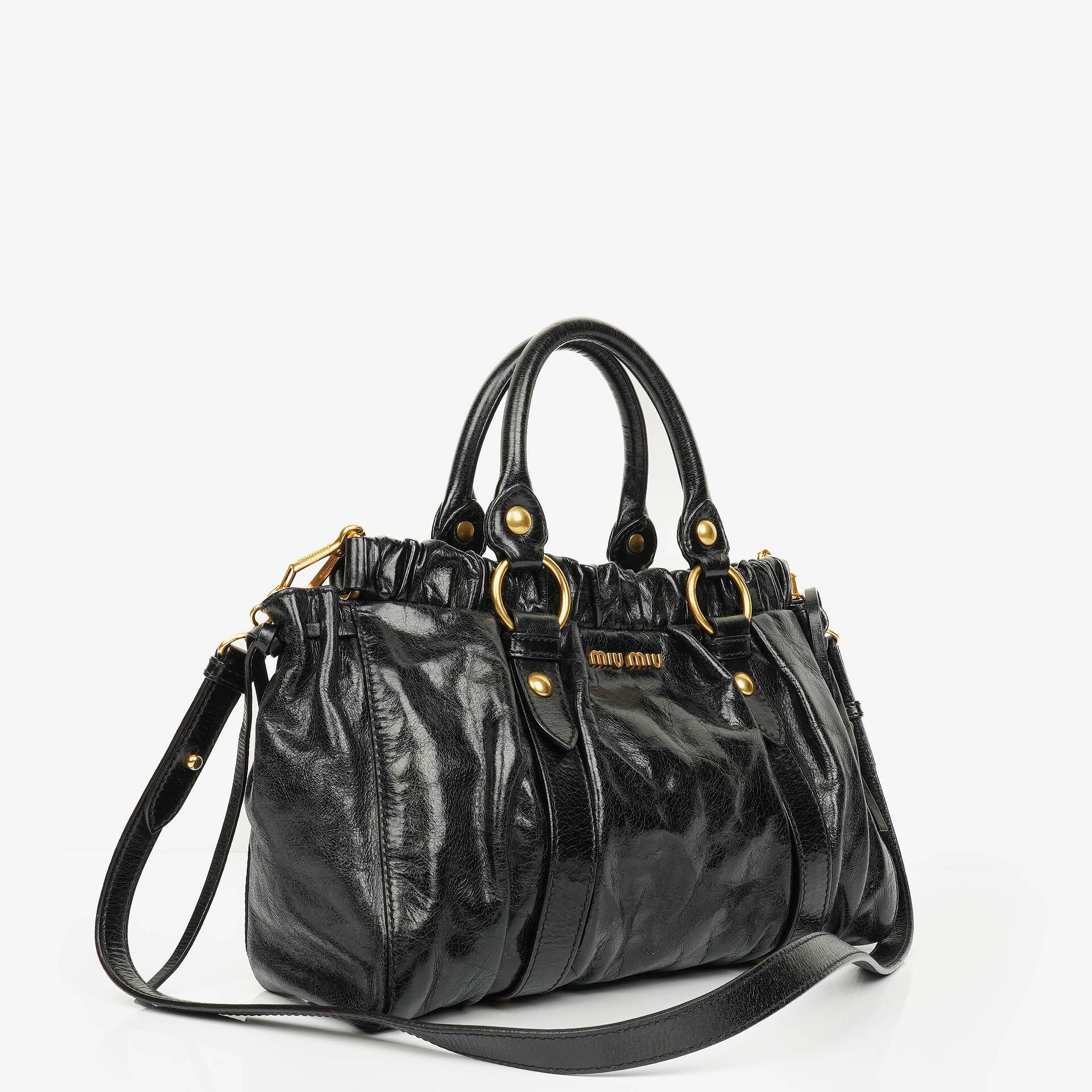 Miu Miu Satchel Tasche aus schwarzem Vitello Leder