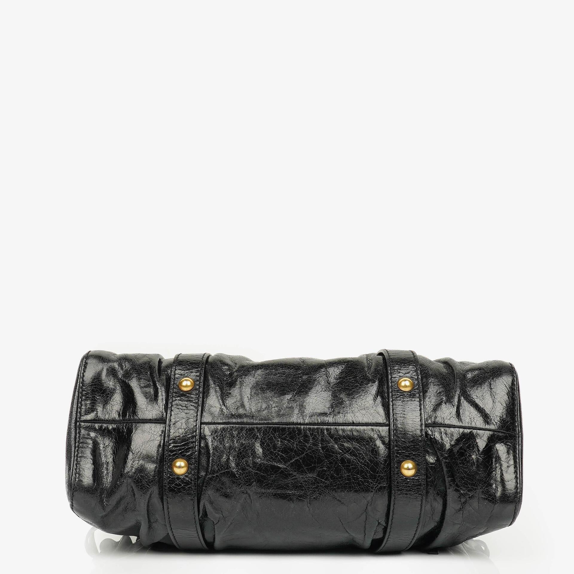 Miu Miu Satchel Tasche aus schwarzem Vitello Leder
