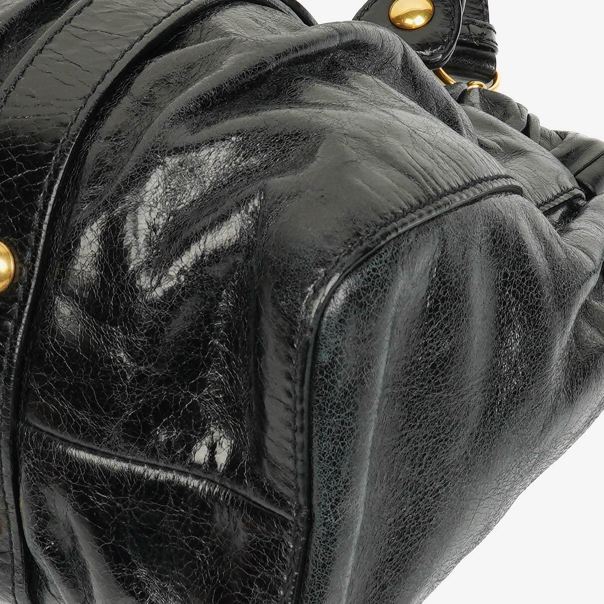 Miu Miu Satchel Tasche aus schwarzem Vitello Leder