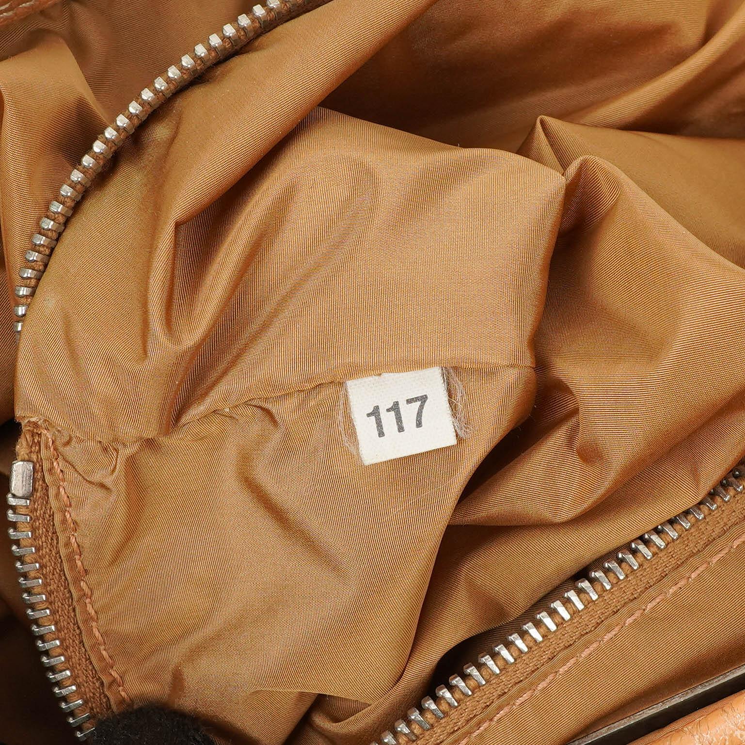 Miu Miu Hobo Schultertasche aus braunem genarbtem Leder