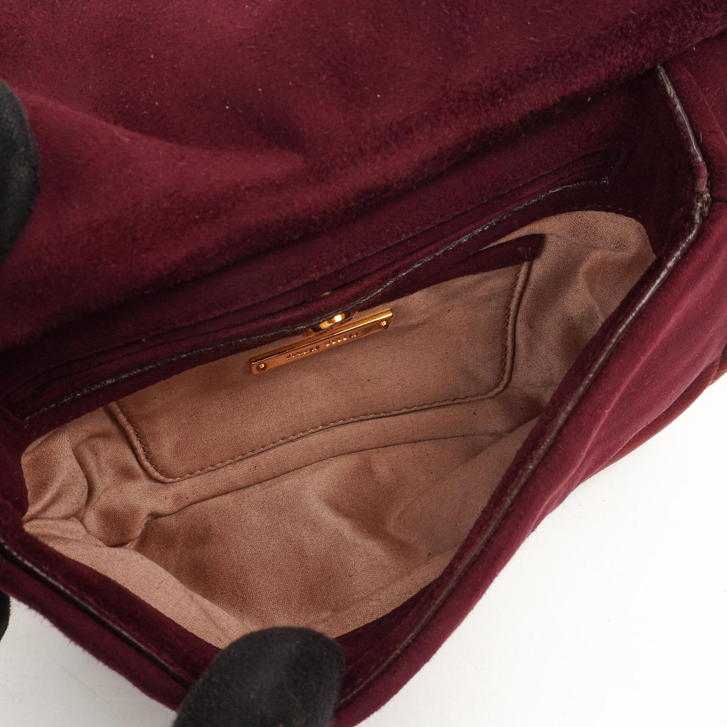Miu Miu Camoscio Granato Schultertasche mit Kette