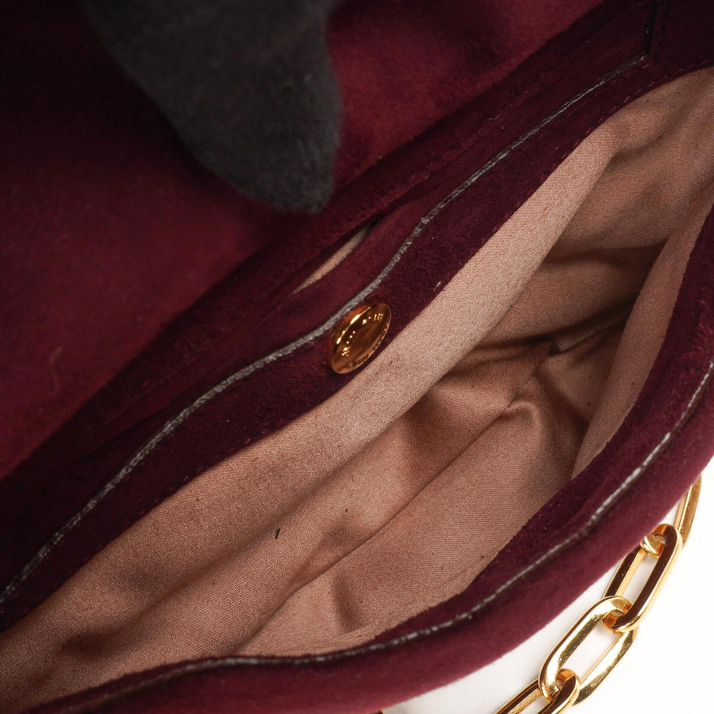 Miu Miu Camoscio Granato Schultertasche mit Kette