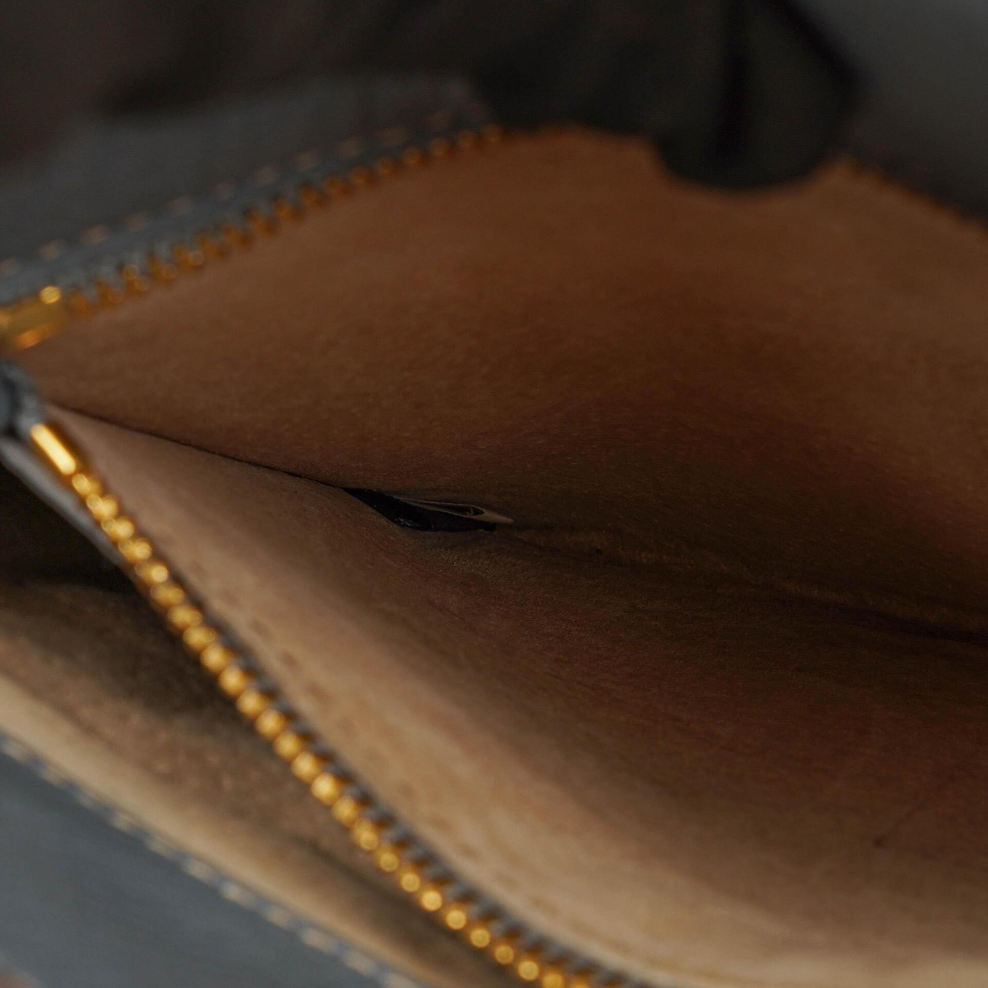Miu Miu Cervo Pattina Pervinca Schultertasche