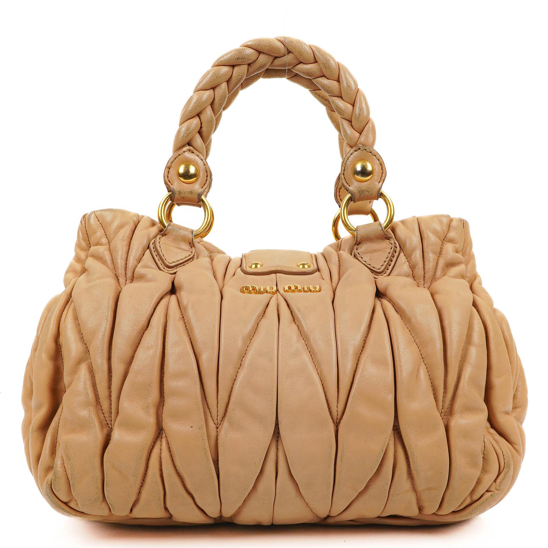 Miu Miu Matelasse Tote Tasche Beige Leder