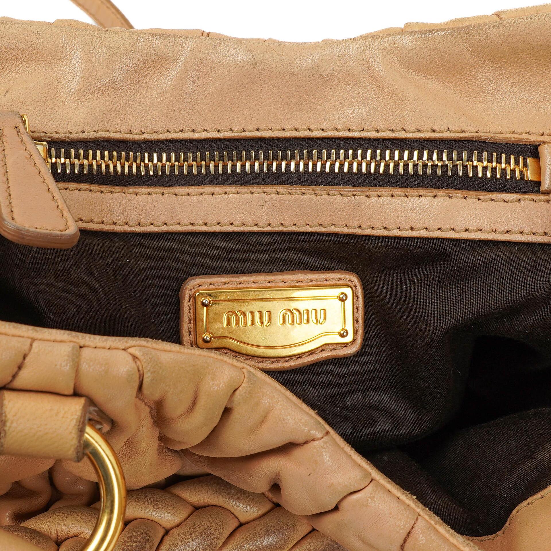 Miu Miu Matelasse Tote Tasche Beige Leder