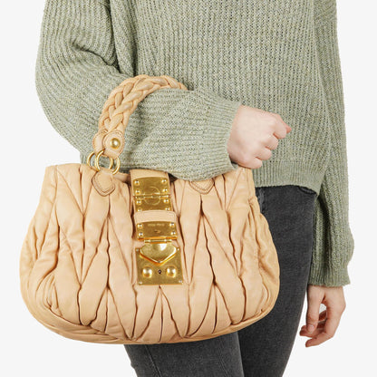 Miu Miu Matelasse Tote Tasche Beige Leder