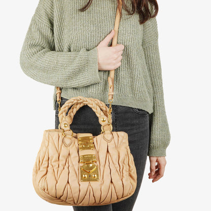 Miu Miu Matelasse Tote Tasche Beige Leder