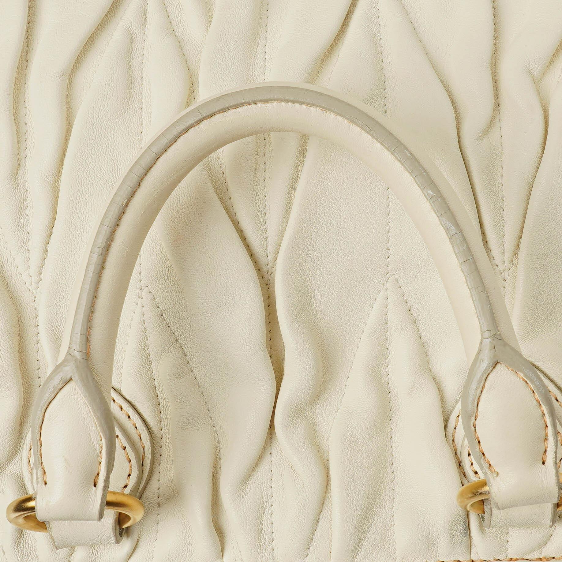 Miu Miu Matelassé Shopping Tote aus Bianco Leder