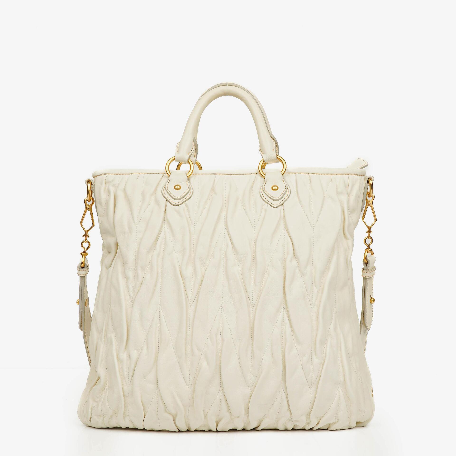 Miu Miu Matelassé Shopping Tote aus Bianco Leder