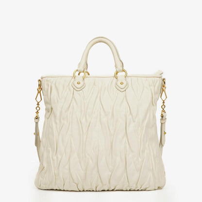 Miu Miu Matelassé Shopping Tote aus Bianco Leder