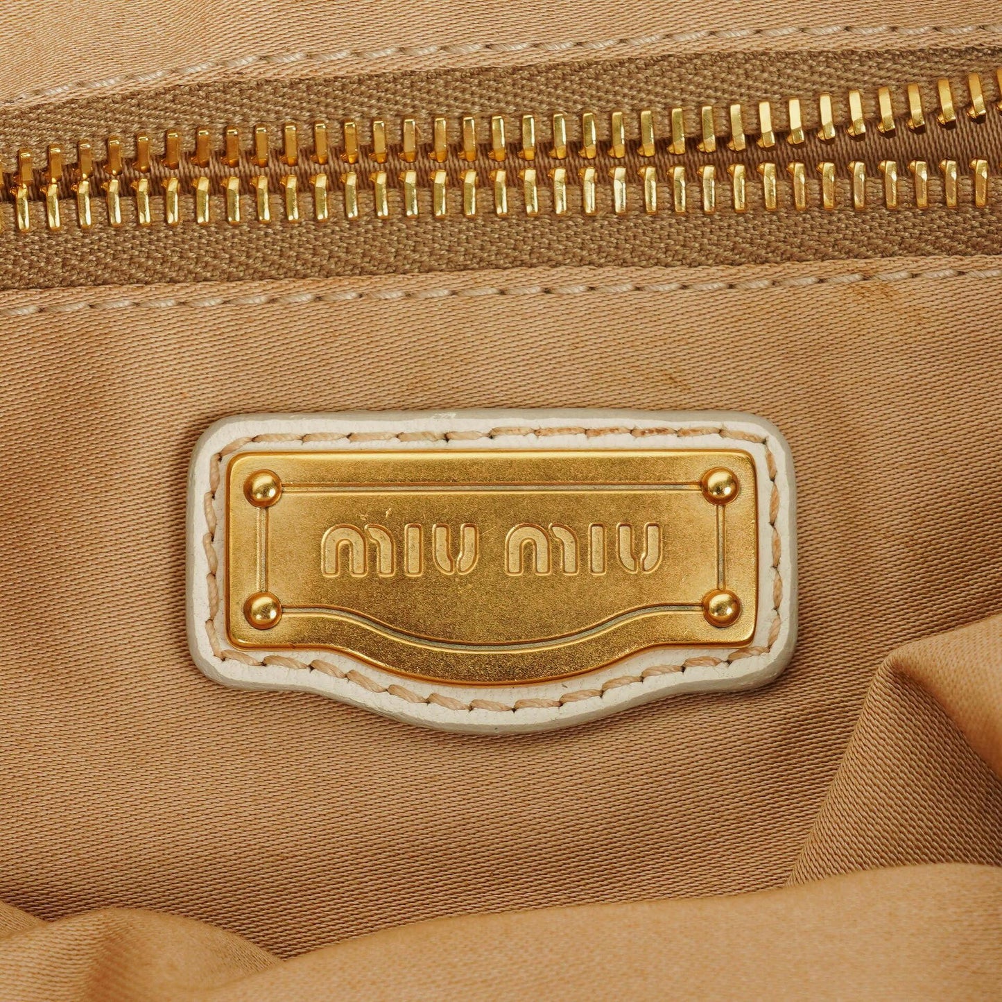 Miu Miu Matelassé Shopping Tote aus Bianco Leder