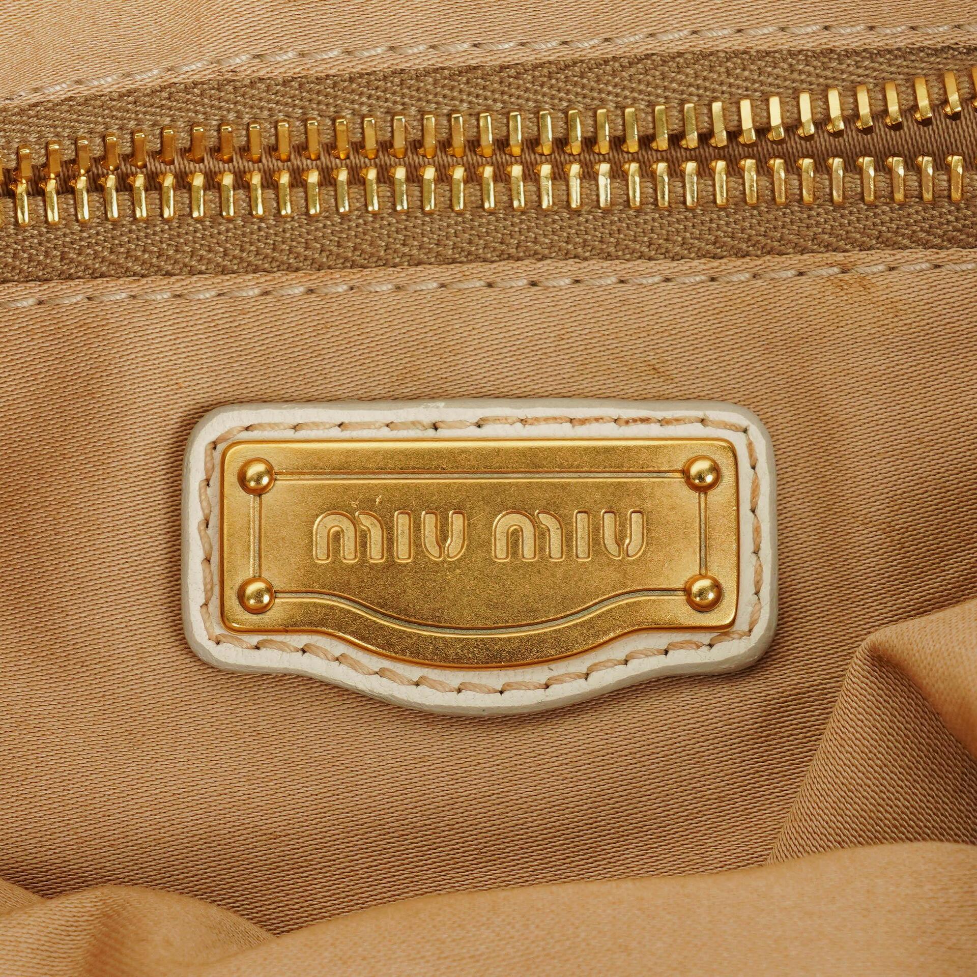 Miu Miu Matelassé Shopping Tote aus Bianco Leder