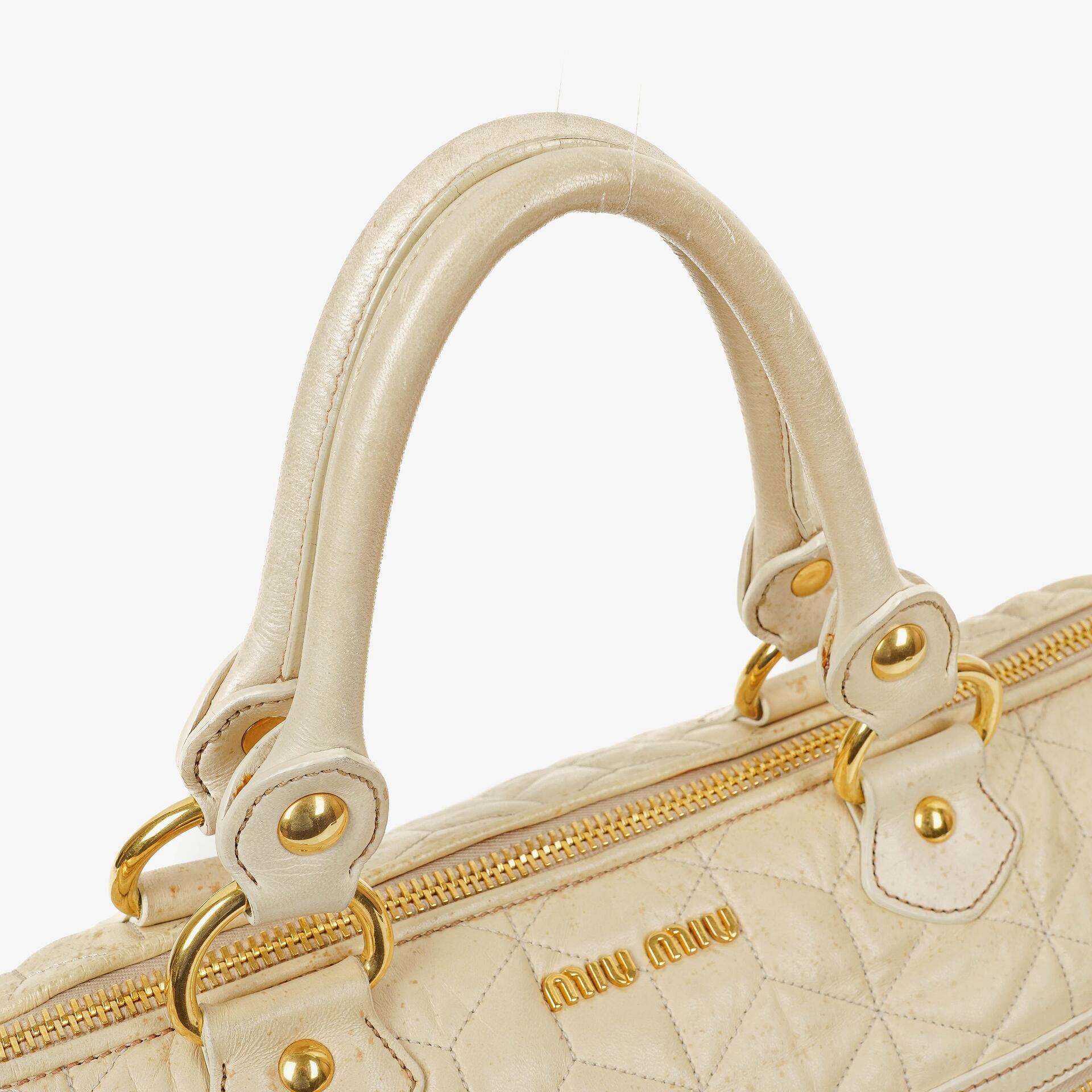 Miu Miu Matelassé Tote Tasche aus cremeweißem gestepptem Nappaleder