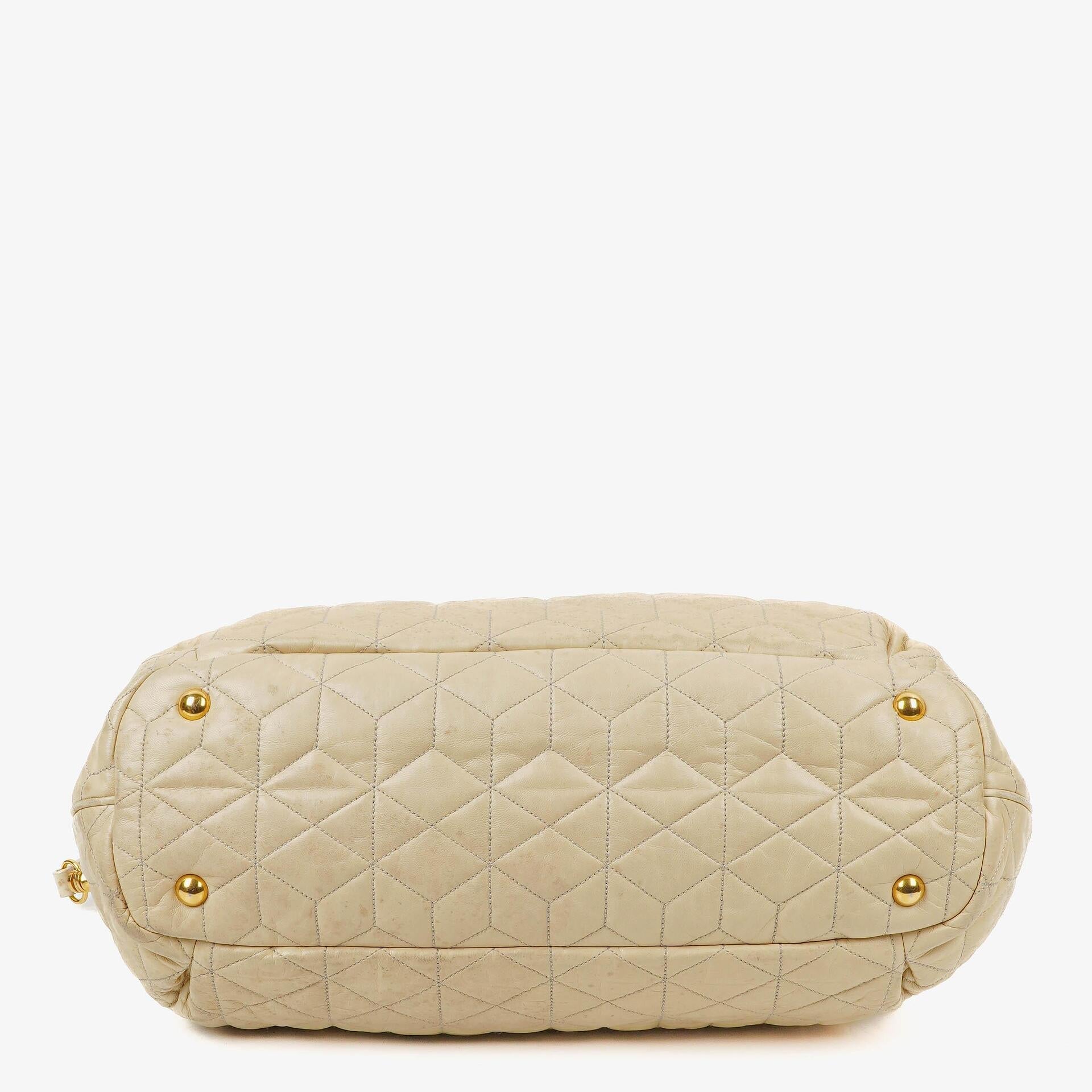 Miu Miu Matelassé Tote Tasche aus cremeweißem gestepptem Nappaleder
