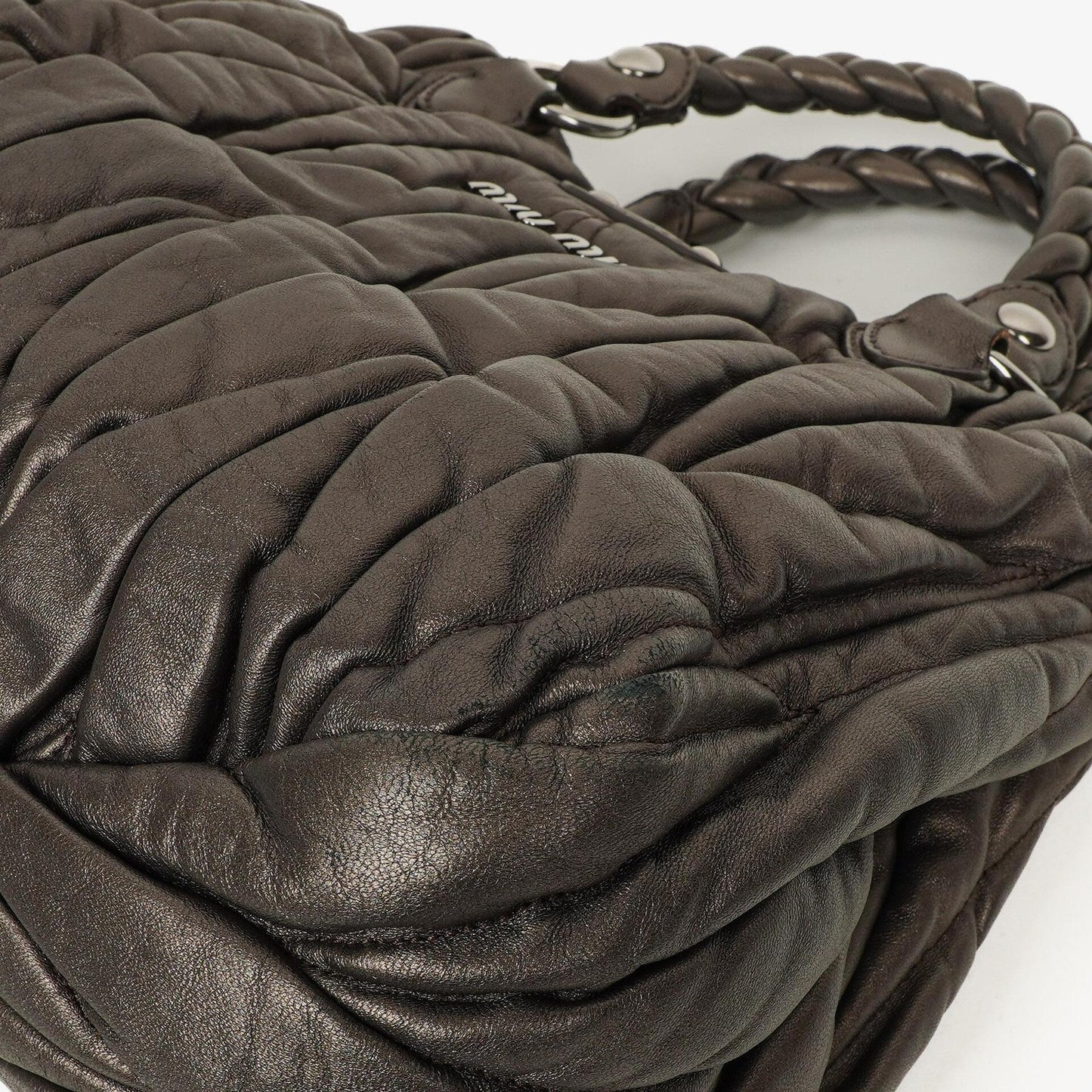 Miu Miu Matelassé Tote aus Grafit Mordoré Metallic Nappa-Leder