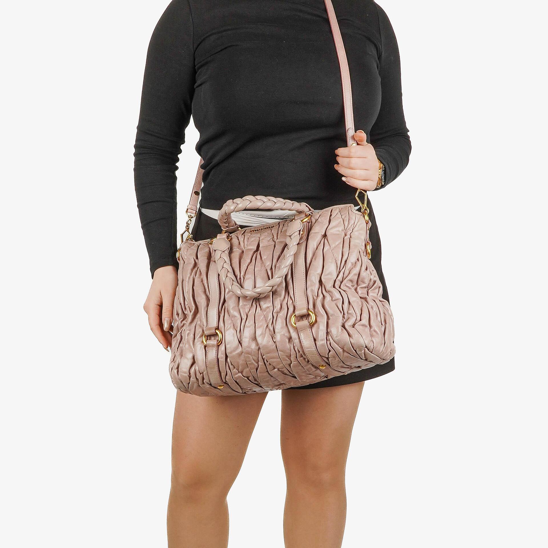 Miu Miu Matelassé Tote Tasche aus Leder