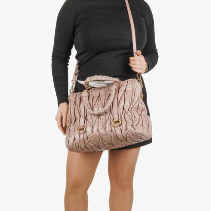 Miu Miu Matelassé Tote Tasche aus Leder