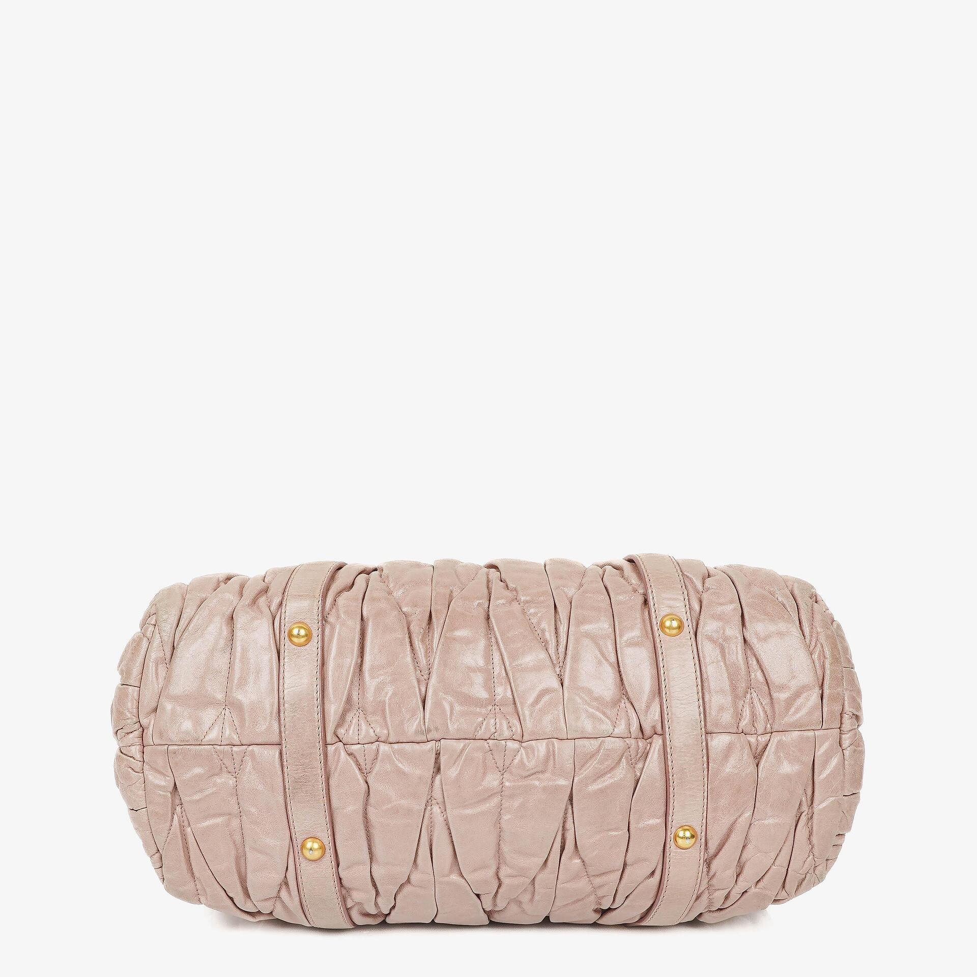 Miu Miu Matelassé Tote Tasche aus Leder