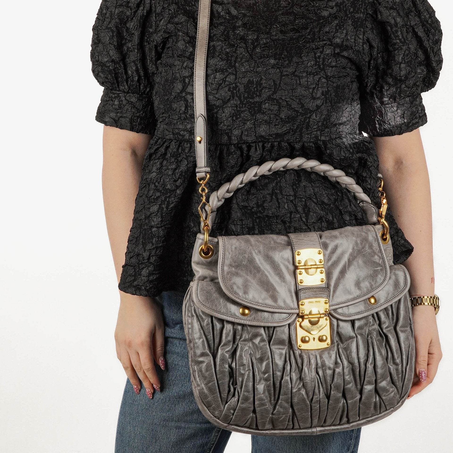 Miu Miu Matelassé Coffer Hobo-Tasche aus Lux Leder