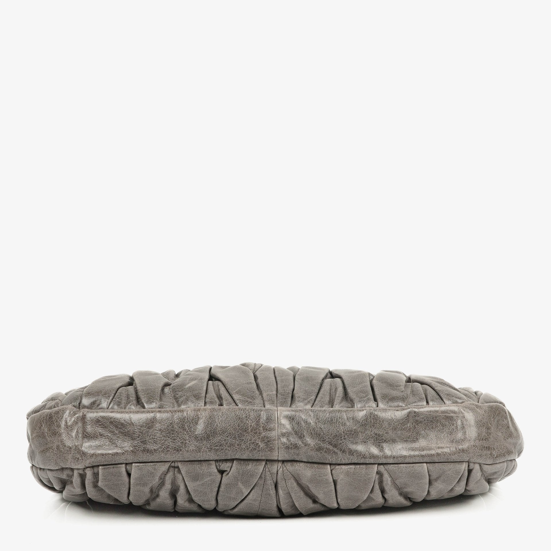 Miu Miu Matelassé Coffer Hobo-Tasche aus Lux Leder