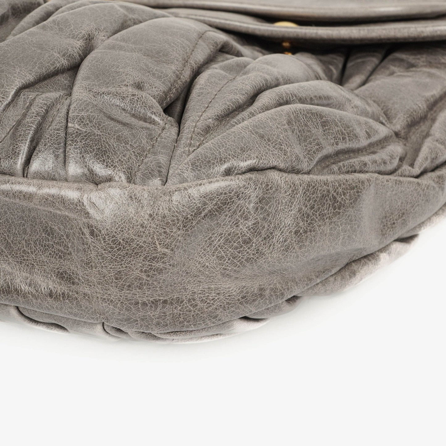 Miu Miu Matelassé Coffer Hobo-Tasche aus Lux Leder