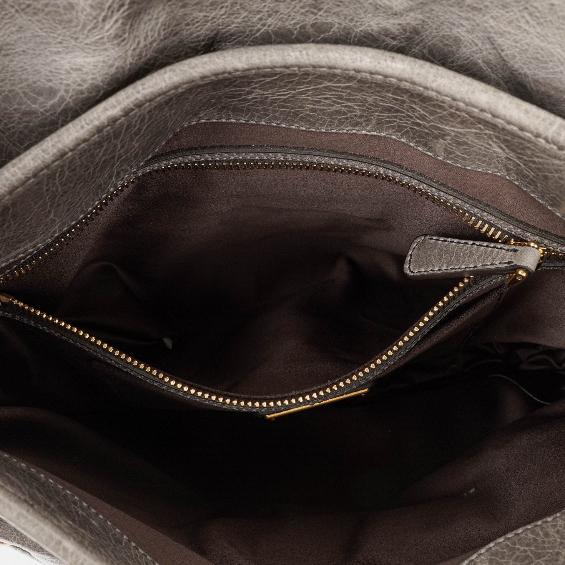 Miu Miu Matelassé Coffer Hobo-Tasche aus Lux Leder