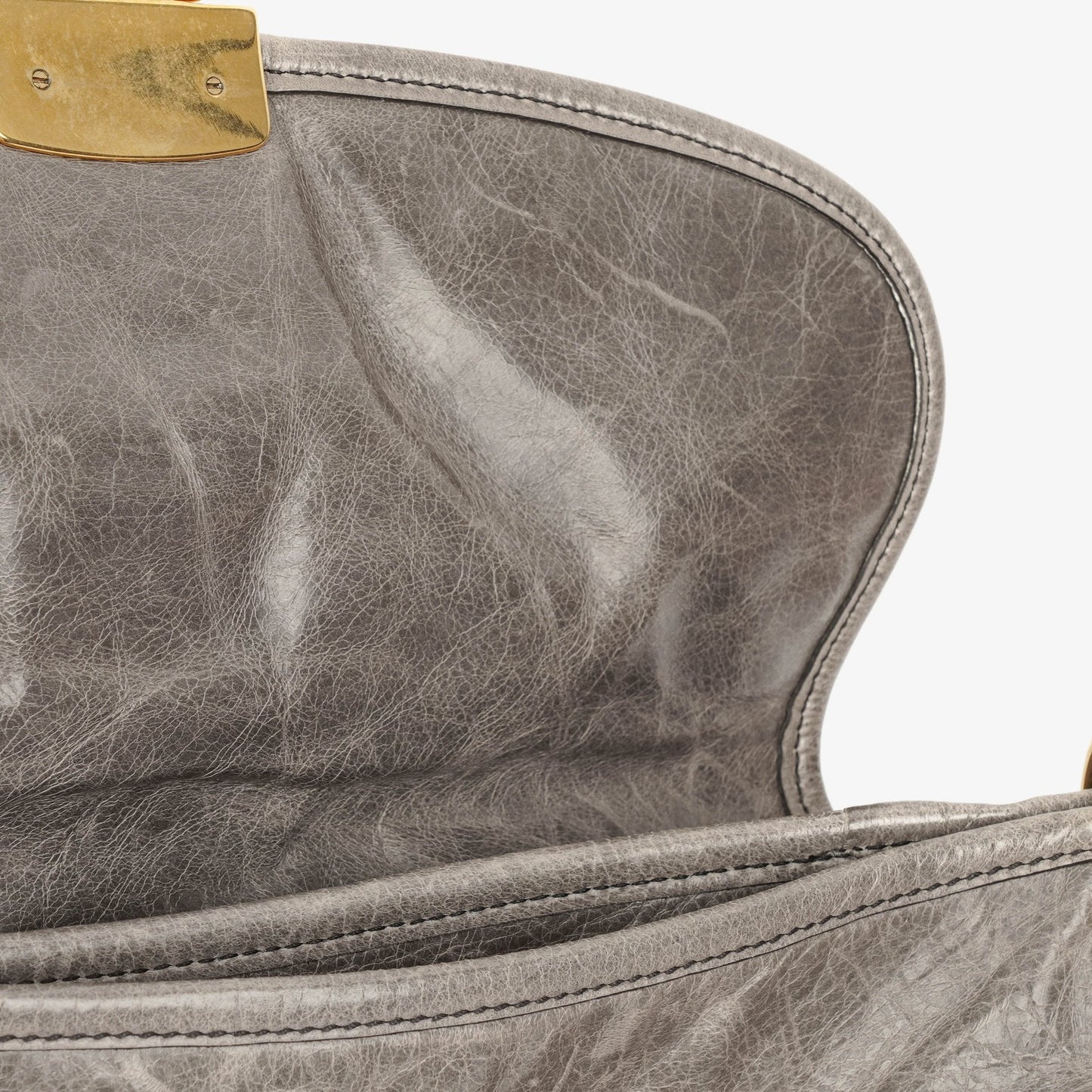 Miu Miu Matelassé Coffer Hobo-Tasche aus Lux Leder