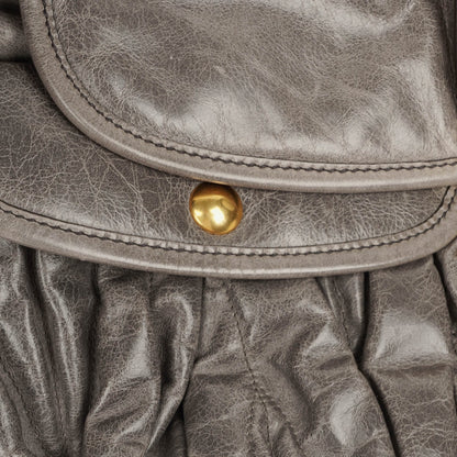 Miu Miu Matelassé Coffer Hobo-Tasche aus Lux Leder