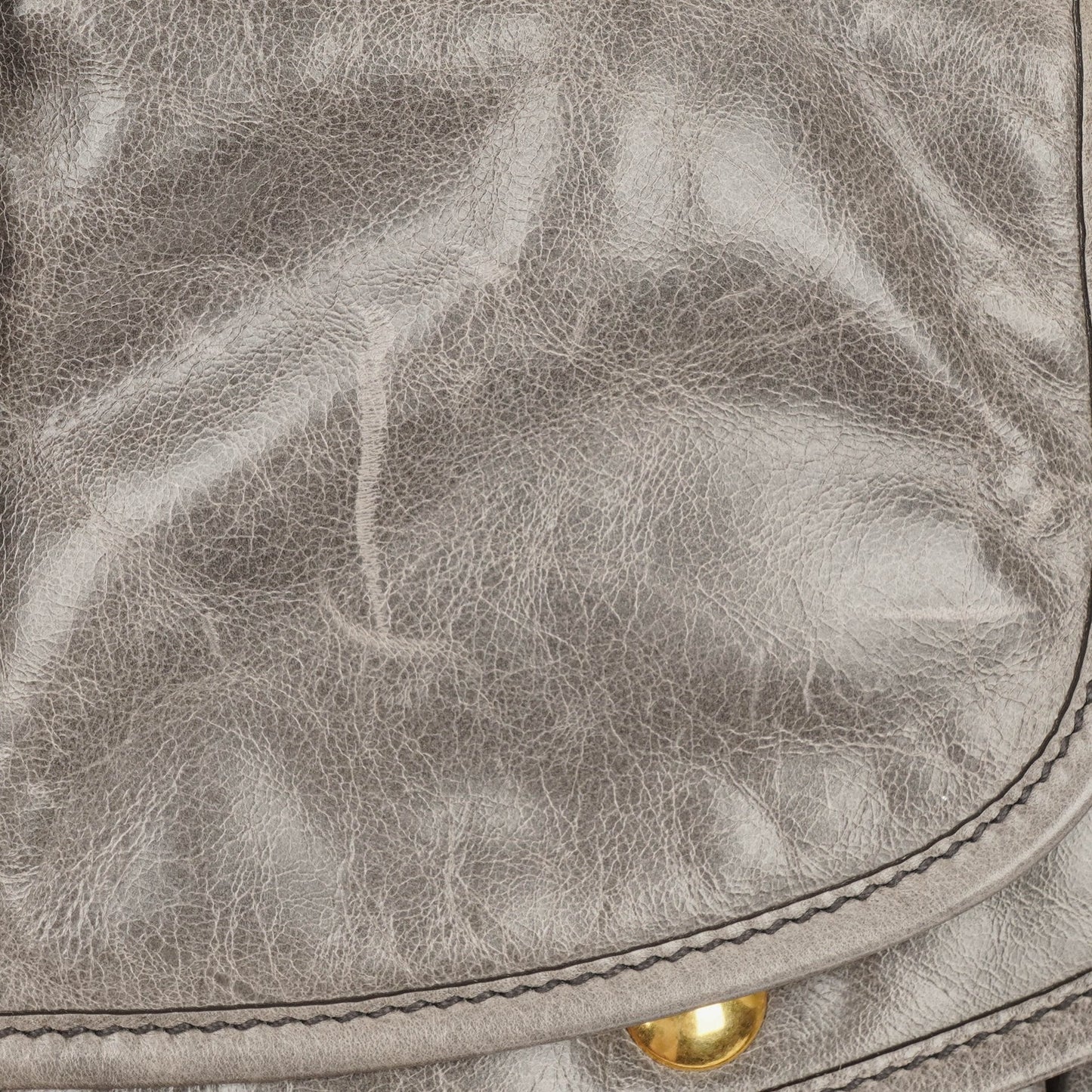 Miu Miu Matelassé Coffer Hobo-Tasche aus Lux Leder