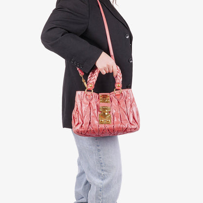 Miu Miu Matelassé Lux Tote Bag aus rosa Leder