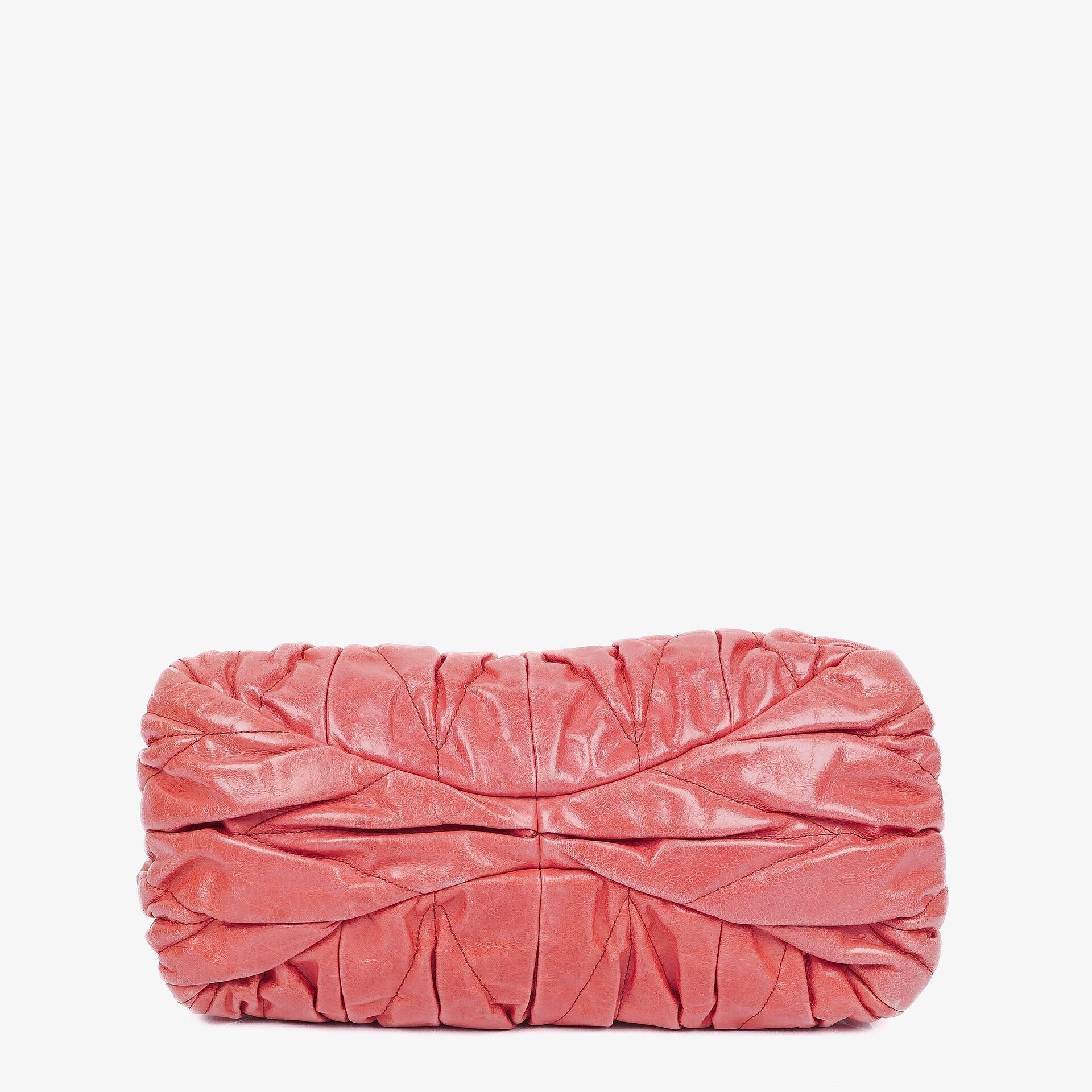 Miu Miu Matelassé Lux Tote Bag aus rosa Leder