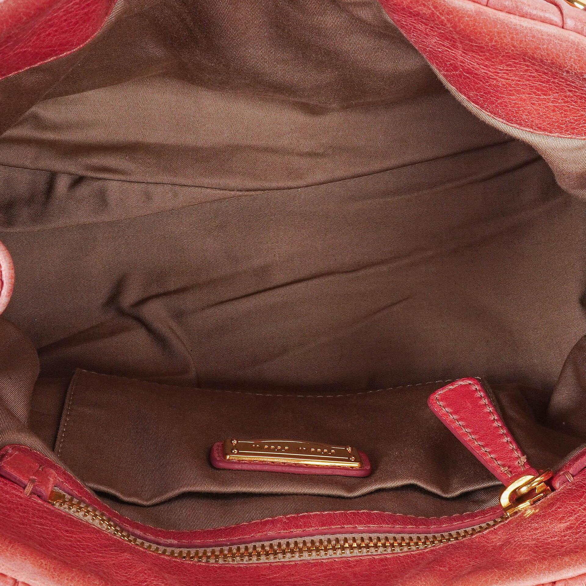 Miu Miu Matelassé Lux Tote Bag aus rosa Leder