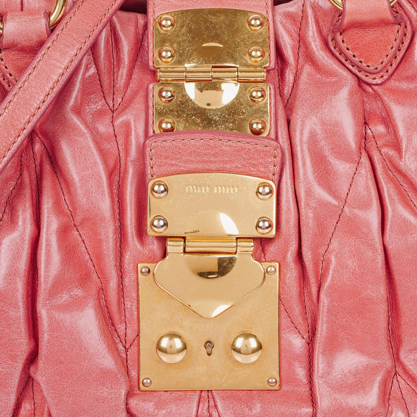Miu Miu Matelassé Lux Tote Bag aus rosa Leder