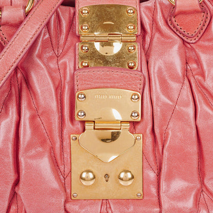 Miu Miu Matelassé Lux Tote Bag aus rosa Leder