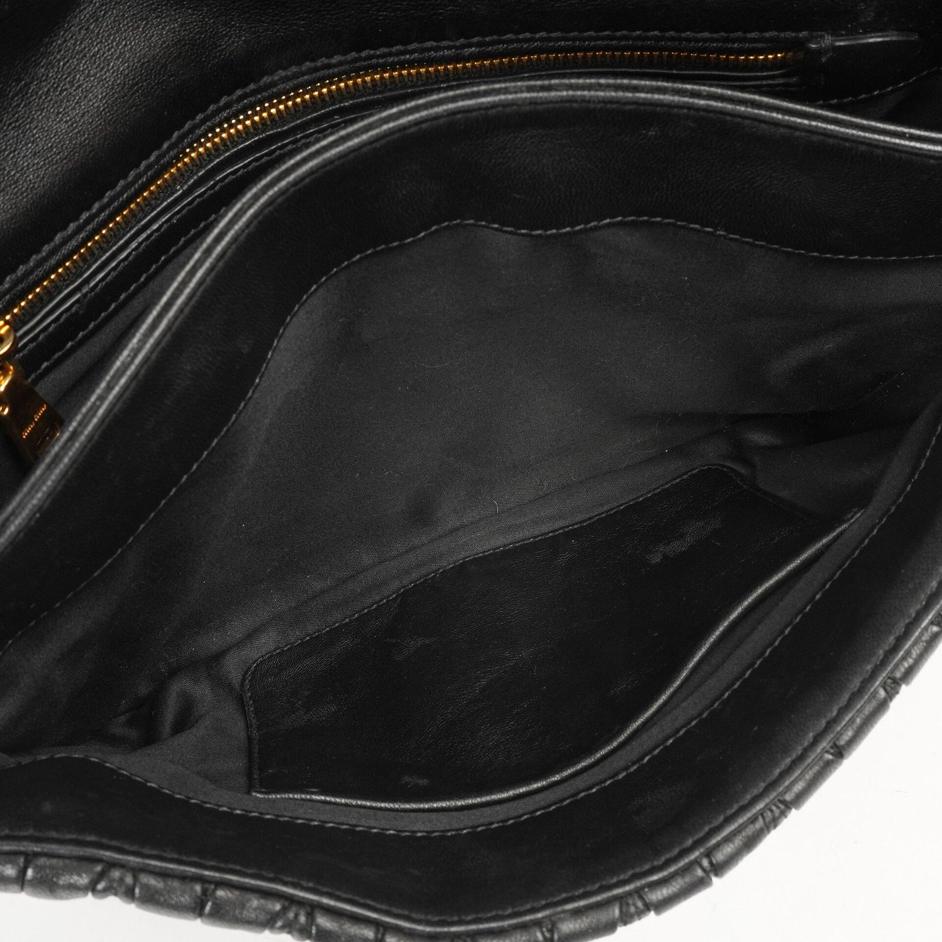 Miu Miu Matelasse Napa Nero Crossbody Clutch Bag Schwarz