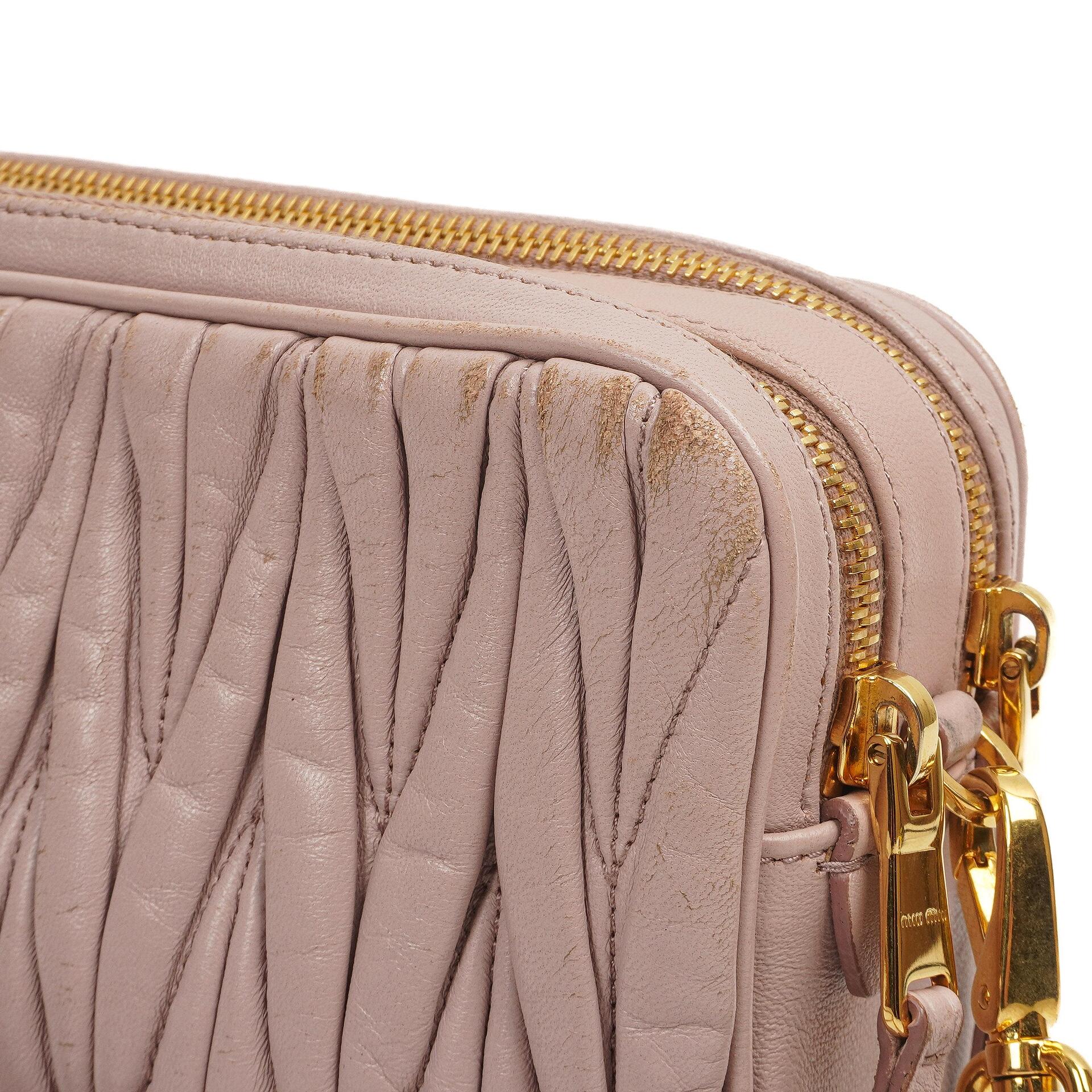 Miu Miu Matelasse Nappa Leder Crossbody Clutch Bag Mughetto