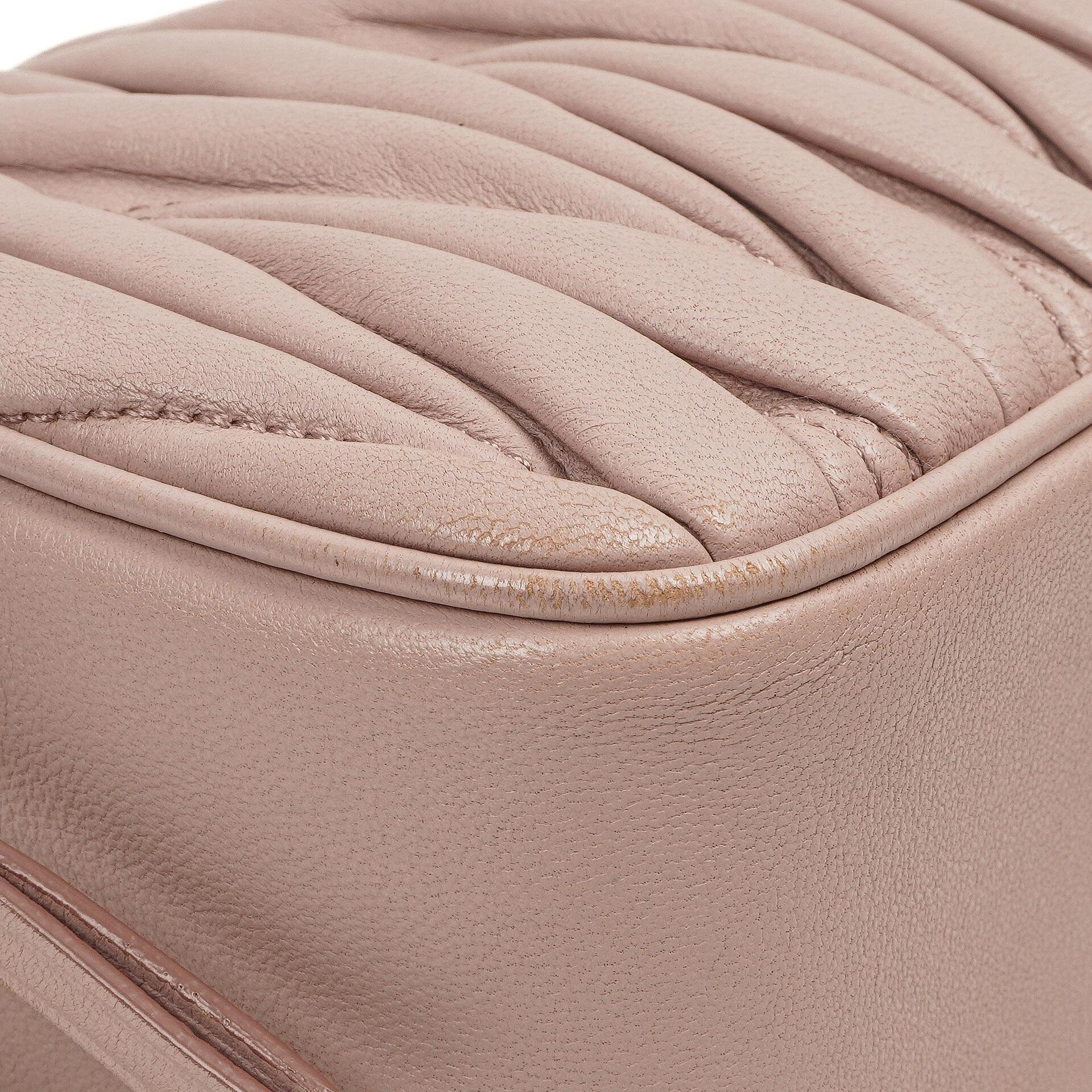 Miu Miu Matelasse Nappa Leder Crossbody Clutch Bag Mughetto