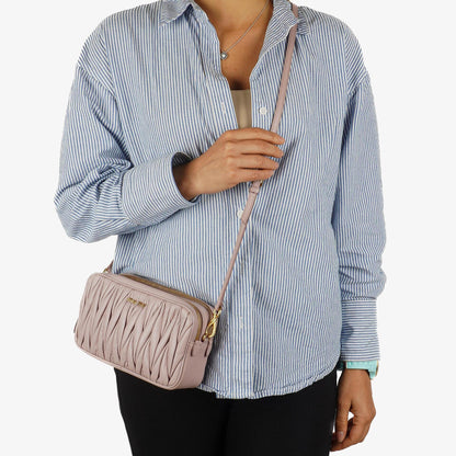 Miu Miu Matelasse Nappa Leder Crossbody Clutch Bag Mughetto