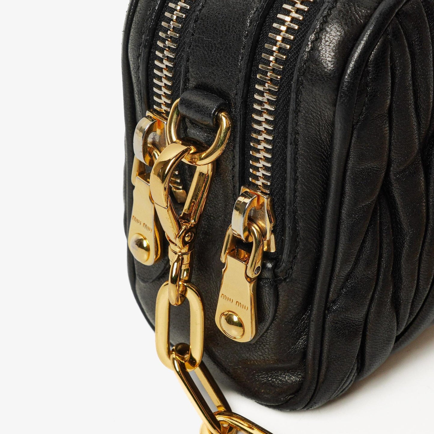 Miu Miu Crossbody-Clutch aus schwarzem Nero Napa Matelassé mit Doppelreißverschluss
