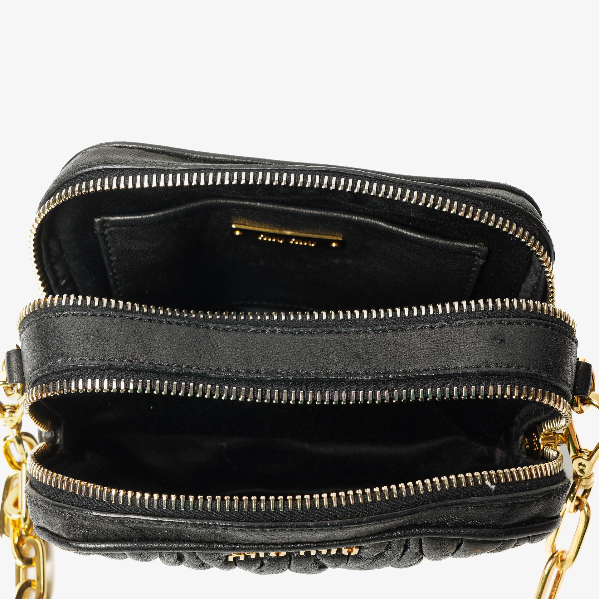 Miu Miu Crossbody-Clutch aus schwarzem Nero Napa Matelassé mit Doppelreißverschluss