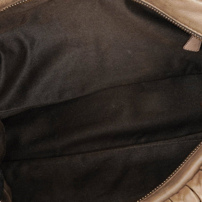 Miu Miu Plissee Matelassé Tasche mit Nieten