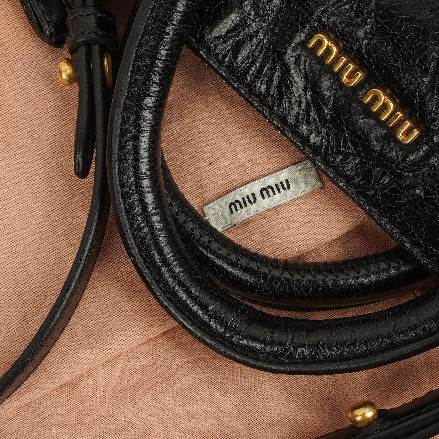Miu Miu Kleine Vitello Shine Schwarze Schleifen Satchel Tasche
