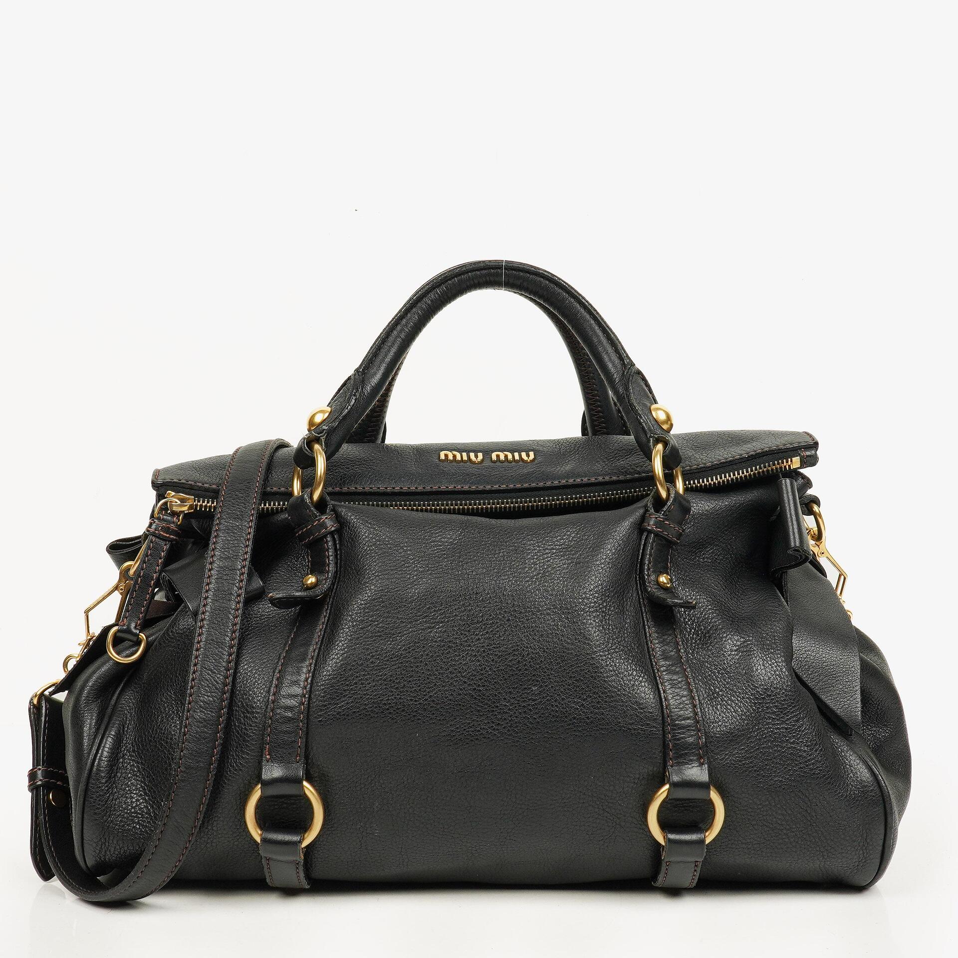 Miu Miu Vitello Bow Satchel Tasche in Schwarz