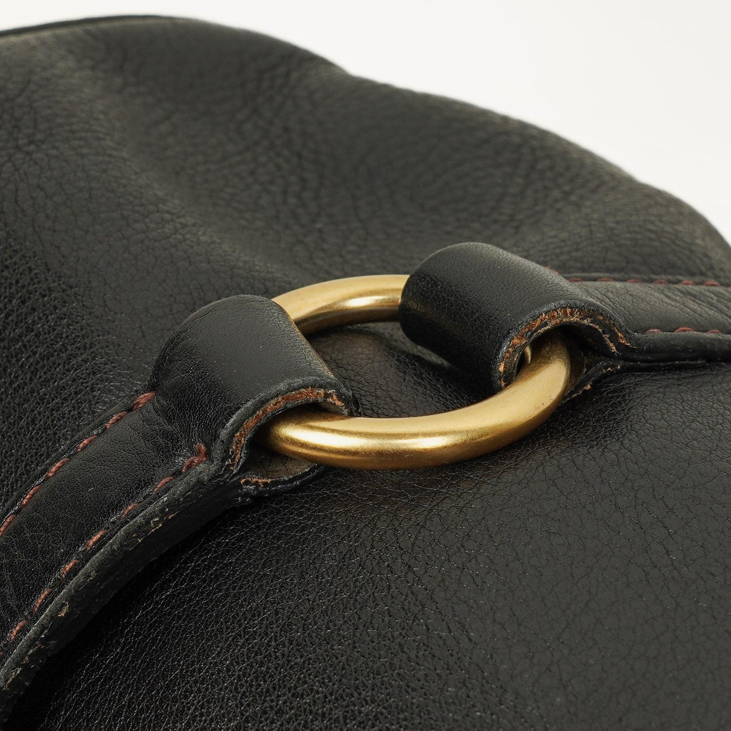 Miu Miu Vitello Bow Satchel Tasche in Schwarz