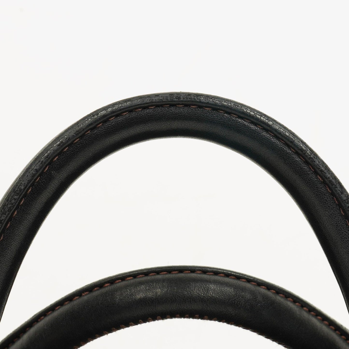 Miu Miu Vitello Bow Satchel Tasche in Schwarz