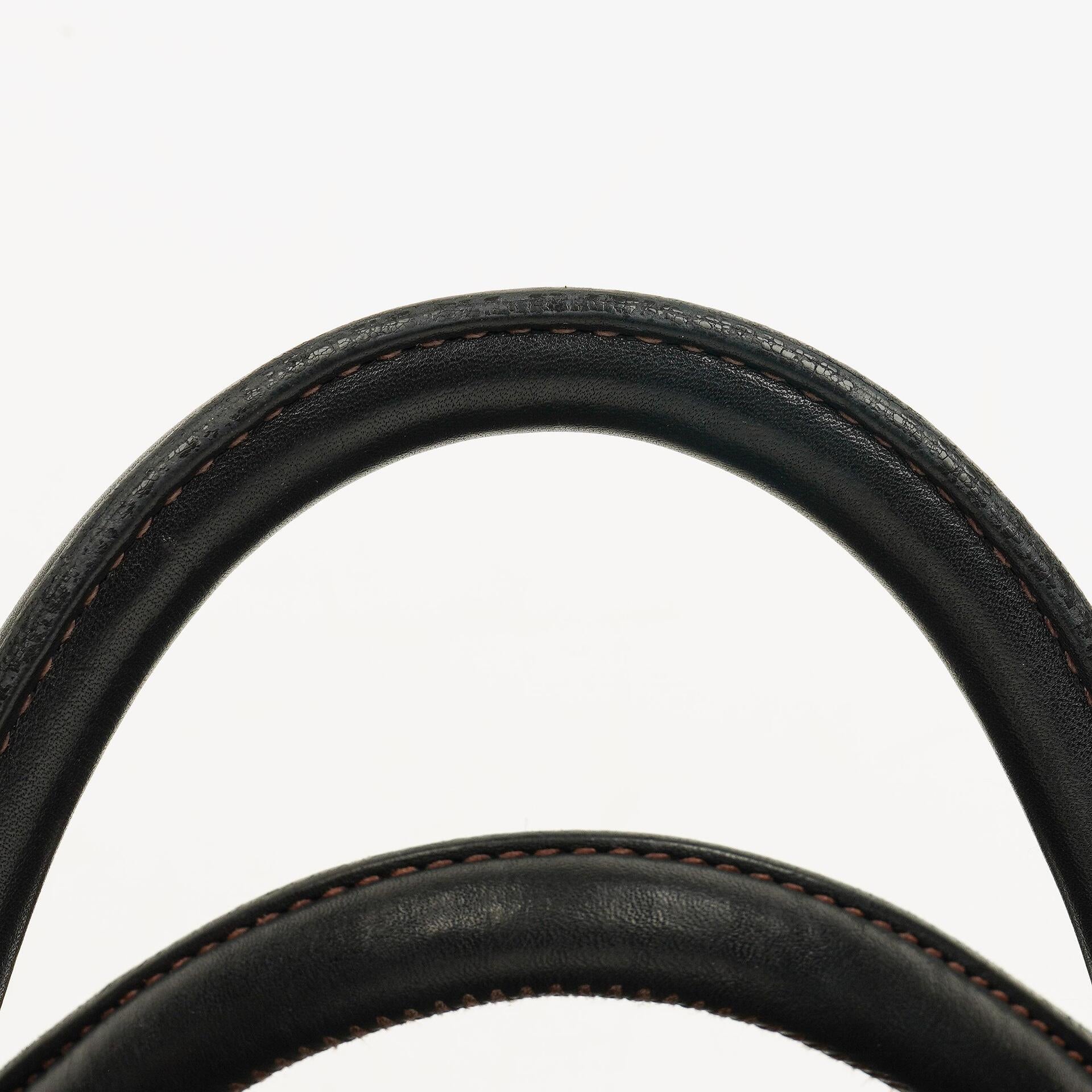 Miu Miu Vitello Bow Satchel Tasche in Schwarz