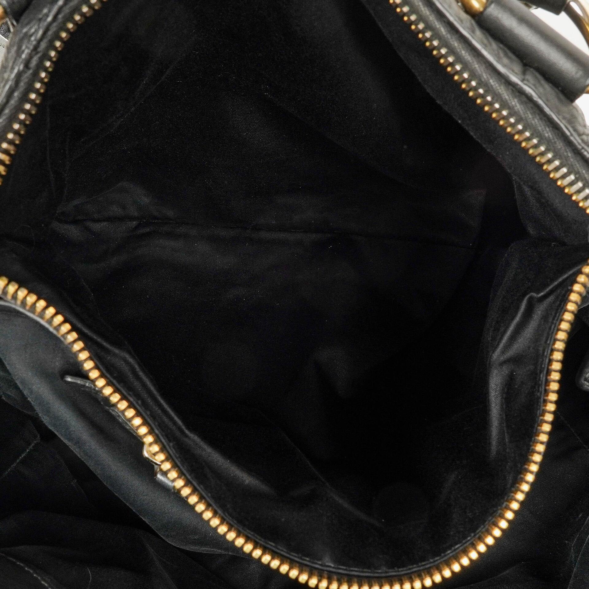 Miu Miu Vitello Caribu Tragetasche aus schwarzem Leder