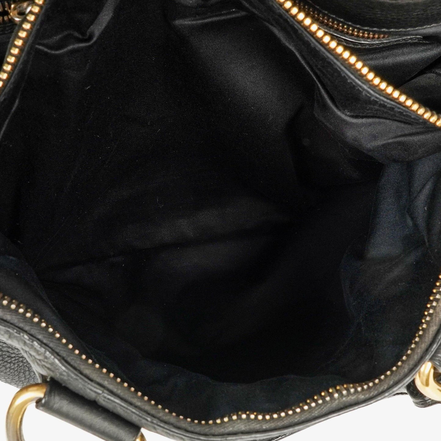 Miu Miu Vitello Caribu Tragetasche aus schwarzem Leder