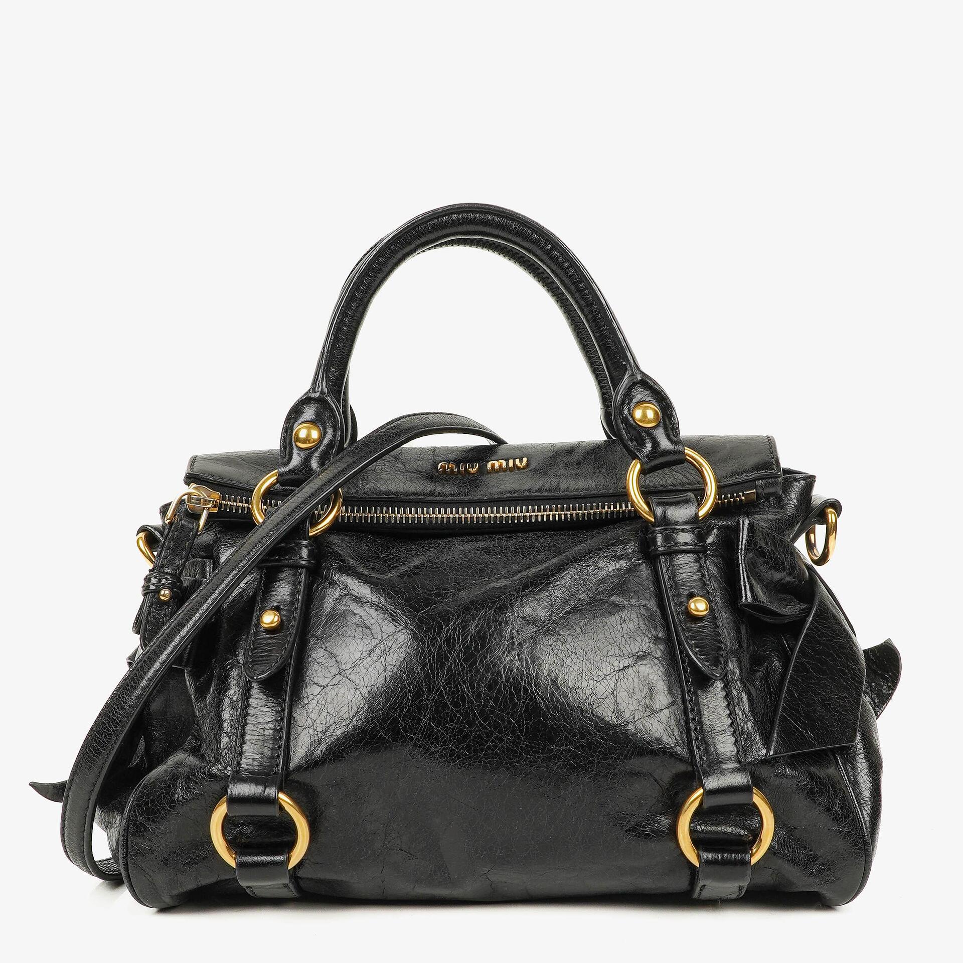 Miu Miu kleine Bow Satchel Tasche aus schwarzem Vitello Leder