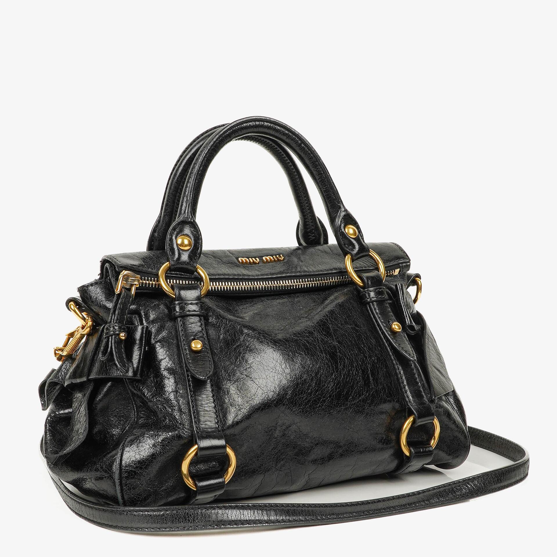 Miu Miu kleine Bow Satchel Tasche aus schwarzem Vitello Leder